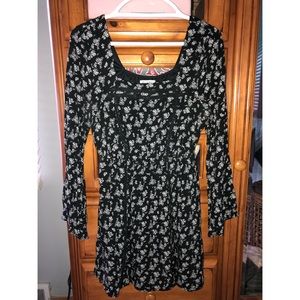 Sweet, flowy black and white flower print dress